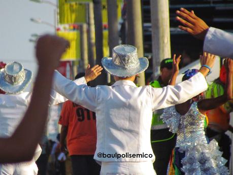 Si las manos hablaran... Si las manos hablaran...