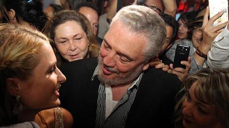 La apertura de Cuba “ya ha comenzado”: Paris Hilton está ahí habano-4--644x362