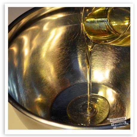 CUPCAKES DE TOMATE CARAMELIZADO Y PIÑONES / PINE NUTS AND CARAMELIZED TOMATO CUPCAKES CUPCAKES DE TOMATE CARAMELIZADO Y PIÑONES / PINE NUTS AND CARAMELIZED TOMATO CUPCAKES