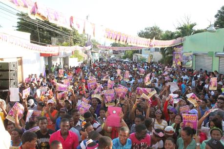 Multitud en Bahoruco respalda precandidatura de Rafael Cuevas.