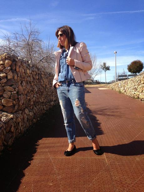 WELCOME MARCH.- WELCOME MARCH.-