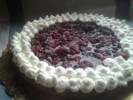 TARTA DE MOUSSE DE CHOCOLATE Y FRUTOS ROJOS TARTA DE MOUSSE DE CHOCOLATE Y FRUTOS ROJOS