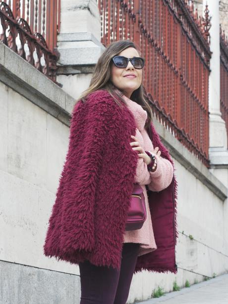burgundy-fur-coat-outfit-streetstyle burgundy fur coat