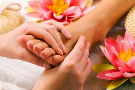masaje para aliviar el dolor de pies