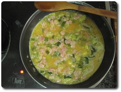 Tortilla de calabacín recetasbellas-tortilla-calabacin-03mar2015-16