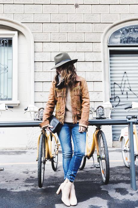 Milan_Fashion_Week-Polo_Ralph_Lauren_Fringed_Jacket-Topshop_Jeans-Bandana-Hat-Outfit-Street_Style-MFW-28