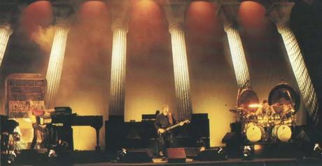 EDICIÓN DE TRES CONCIERTOS DE EMERSON, LAKE AND PALMER EN CUÁDRUPLE CD EDICIÓN DE TRES CONCIERTOS DE EMERSON, LAKE AND PALMER EN CUÁDRUPLE CD