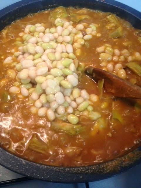 ALUBIAS CON SEPIAS Y ALCACHOFAS ALUBIAS CON SEPIAS Y ALCACHOFAS