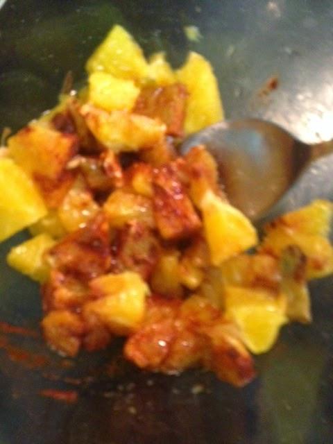 HUEVO CON NARANJA Y PIMENTÓN HUEVO CON NARANJA Y PIMENTÓN