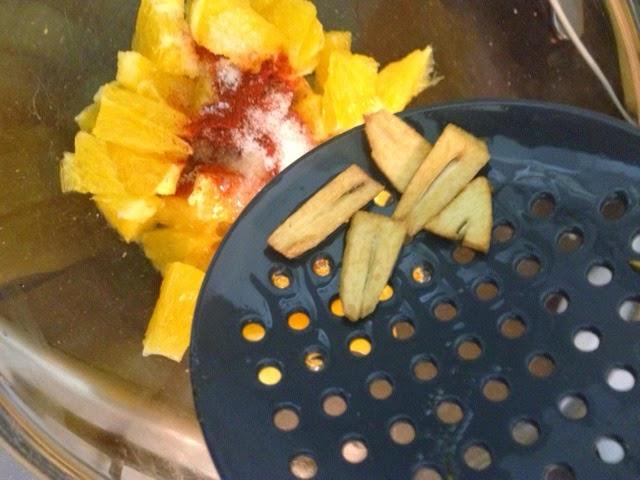 HUEVO CON NARANJA Y PIMENTÓN HUEVO CON NARANJA Y PIMENTÓN