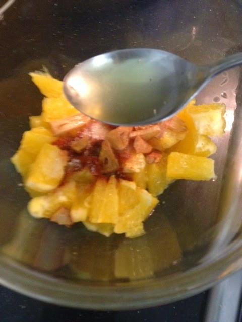 HUEVO CON NARANJA Y PIMENTÓN HUEVO CON NARANJA Y PIMENTÓN