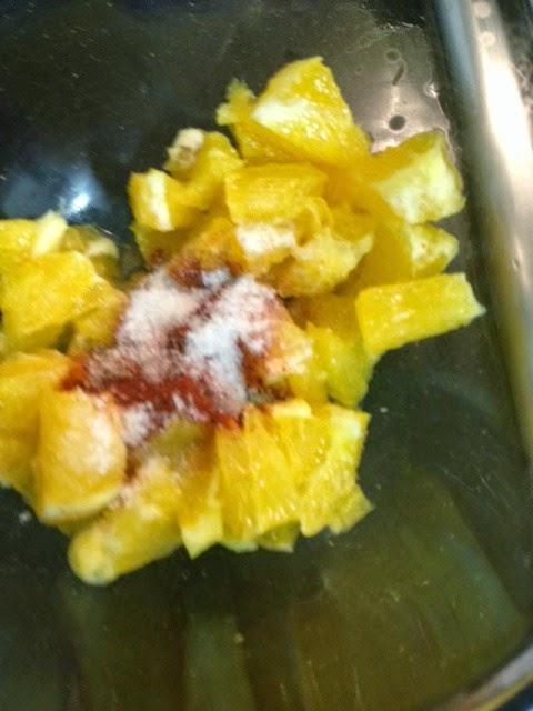 HUEVO CON NARANJA Y PIMENTÓN HUEVO CON NARANJA Y PIMENTÓN