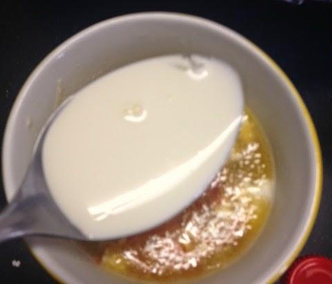 MUG CAKE DE PATATA , CEBOLLA, QUESO CABRA Y JAMÓN AROMATIZADO CON TOMILLO MUG CAKE DE PATATA , CEBOLLA, QUESO CABRA Y JAMÓN AROMATIZADO CON TOMILLO