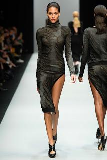 GUY LAROCHE presenta su nueva colección en París. GUY LAROCHE presenta su nueva colección en París.