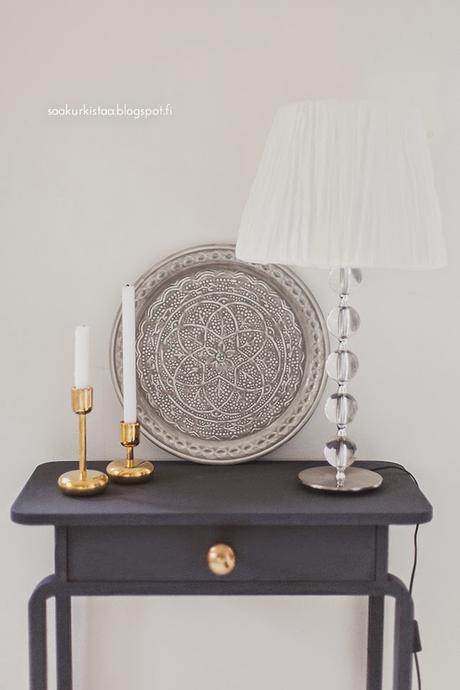 Antes y después de una mesilla con pintura de Chalk Paint (o similar) Antes y después de una mesilla con pintura de Chalk Paint (o similar)