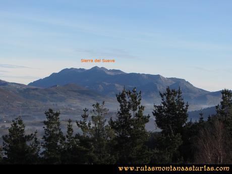 Ruta PR AS-46 Pico Mua: Vista de la Sierra del Sueve Ruta PR AS-46 Pico Mua: Vista de la Sierra del Sueve