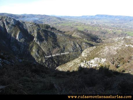 Ruta PR AS-46 Pico Mua: Vista de las foces del Pendón Ruta PR AS-46 Pico Mua: Vista de las foces del Pendón