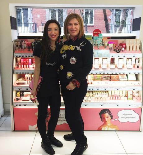 Posando con Sheila :) Probando, probando: Benefit Brow Bar