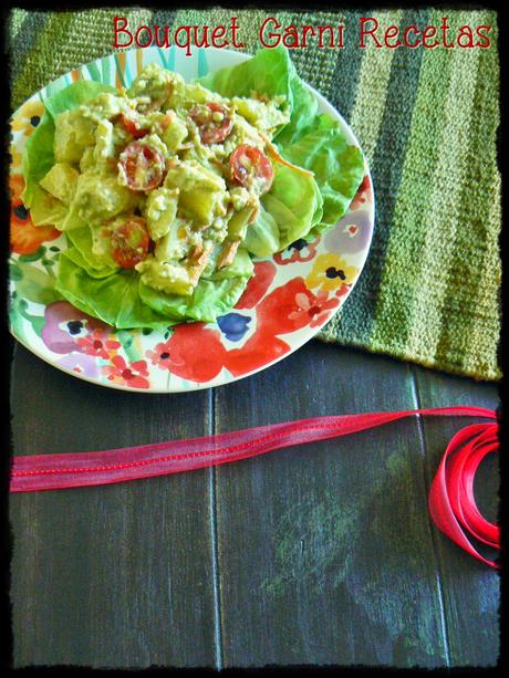 Ensalada veraniega con aderezo de palta