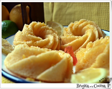 Sour cream Citrus Bundtlettes (Mini bundtcakes de crema y cítricos) Sour cream Citrus Bundtlettes (Mini bundtcakes de crema y cítricos)