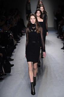 Roland Mouret vuelve a sus raíces para el próximo otoño Roland Mouret vuelve a sus raíces para el próximo otoño