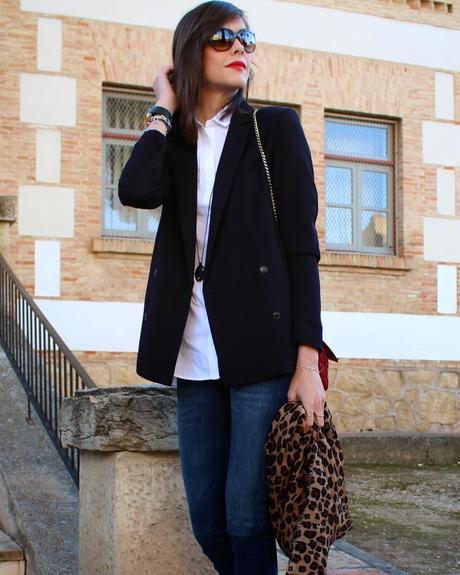 Blazer cruzado + Camisa oversize