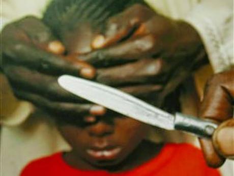 Ayudanos a luchar contra la Mutilación Genital Femenina