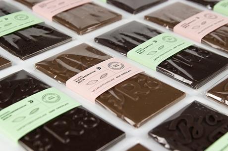 Diseño que se come: una tableta de chocolate con diseño tipográfico