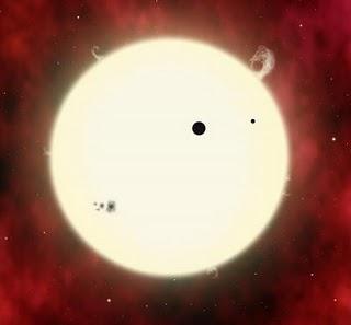 Concepto artístico de un planeta y su luna transitando una estrella similar al Sol