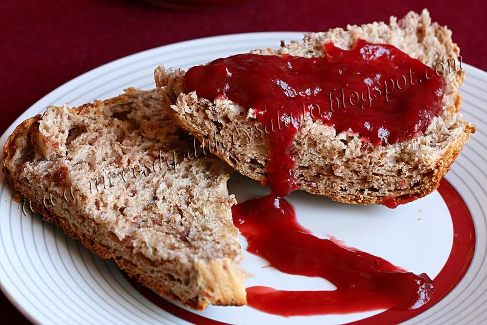 PAN DE CANELA CON ARANDANOS Y NUECES