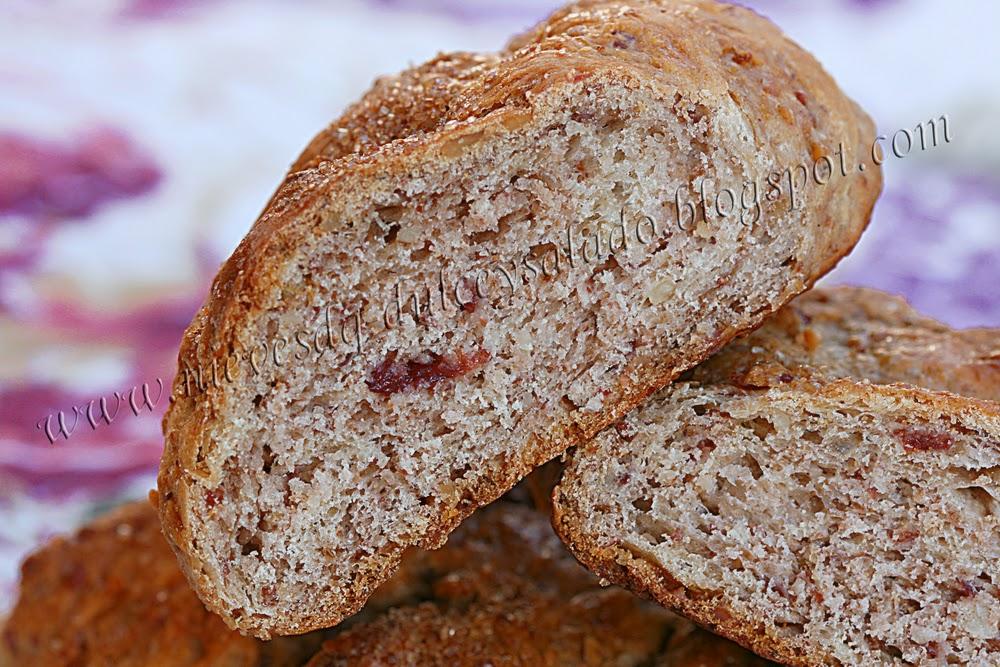 PAN DE CANELA CON ARANDANOS Y NUECES