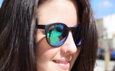 Green and round mirror Sunnies Green and round mirror Sunnies