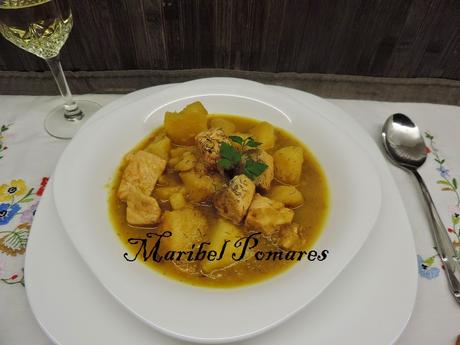 Guiso de patatas con salmón. Guiso de patatas con salmón.