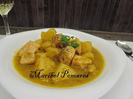 Guiso de patatas con salmón. Guiso de patatas con salmón.