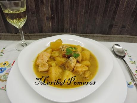 Guiso de patatas con salmón. Guiso de patatas con salmón.