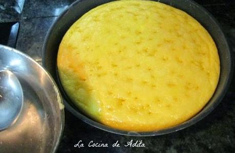 Tarta capuchina decorada con merengue y almendras Tarta capuchina decorada con merengue y almendras