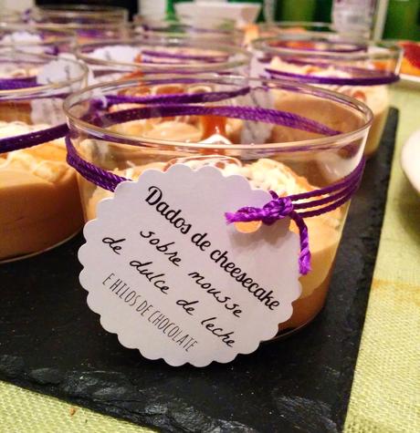 Mousse de dulce de leche con daditos de cheesecake