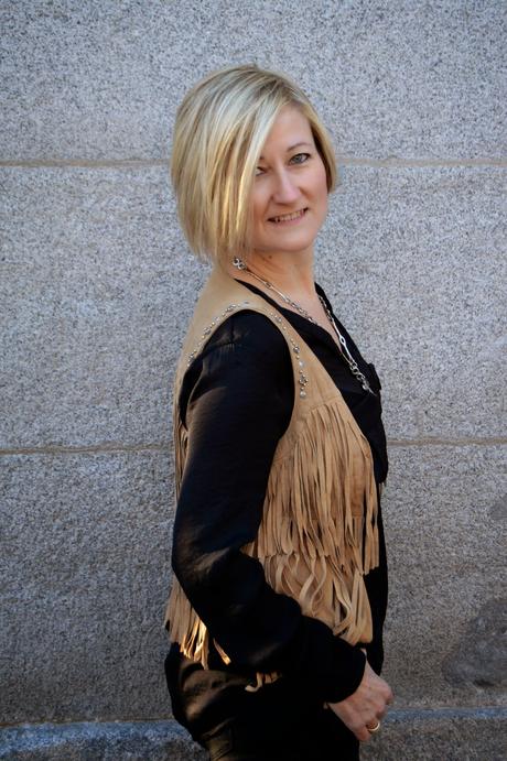 Boho style. Fringed waistcoat. Wloggers 2015 Boho style. Fringed waistcoat. Wloggers 2015