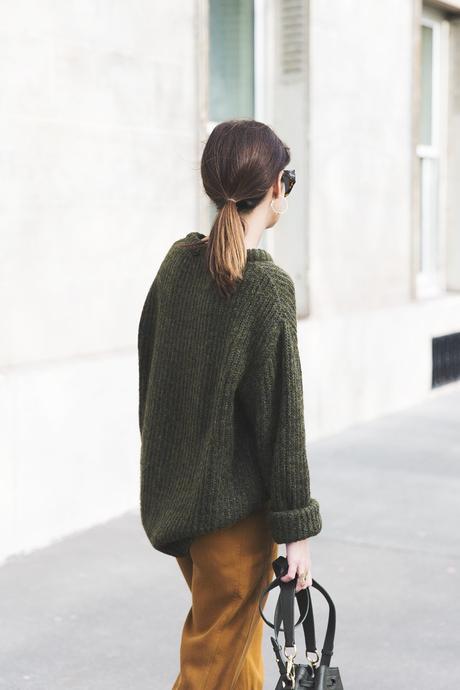 Paris, je t’aime Paris-Green_Sweater-Orange_Trousers-Adidas_Stan_Smith-Ralph_Lauren_Bag-Ricky_Drawsting_Bag-Outfit-Street_Style-PFW-Maxi_Coat-58