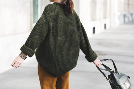 Paris, je t’aime Paris-Green_Sweater-Orange_Trousers-Adidas_Stan_Smith-Ralph_Lauren_Bag-Ricky_Drawsting_Bag-Outfit-Street_Style-PFW-Maxi_Coat-95