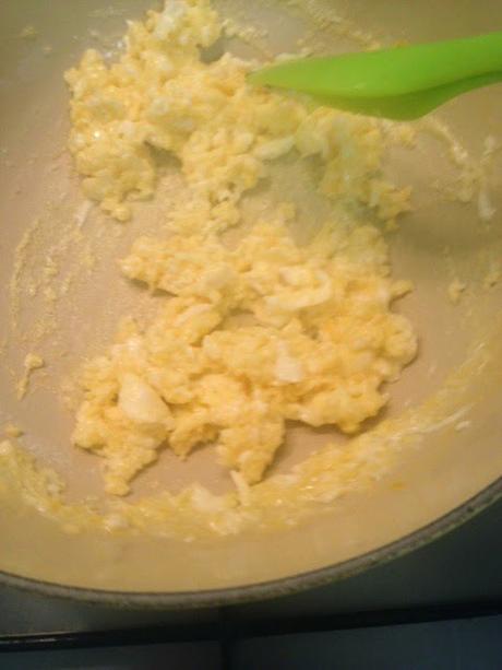 NOODLES DE HUEVO CON ESPARRAGOS, SETAS, HUEVOS Y SOJA NOODLES DE HUEVO CON ESPARRAGOS, SETAS, HUEVOS Y SOJA