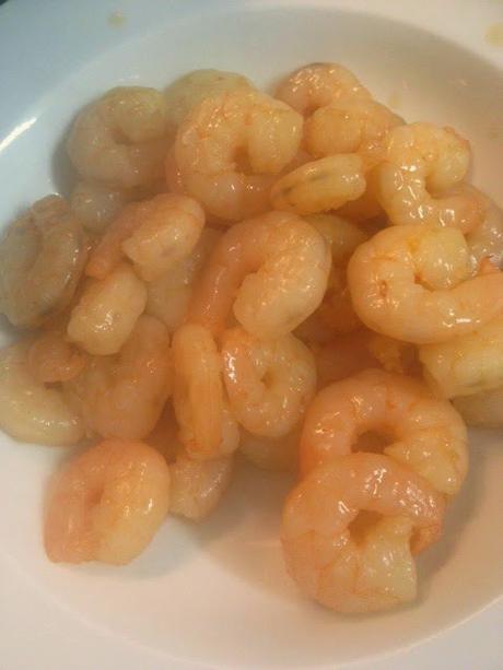 NOODLES DE HUEVO CON ESPARRAGOS, SETAS, HUEVOS Y SOJA NOODLES DE HUEVO CON ESPARRAGOS, SETAS, HUEVOS Y SOJA