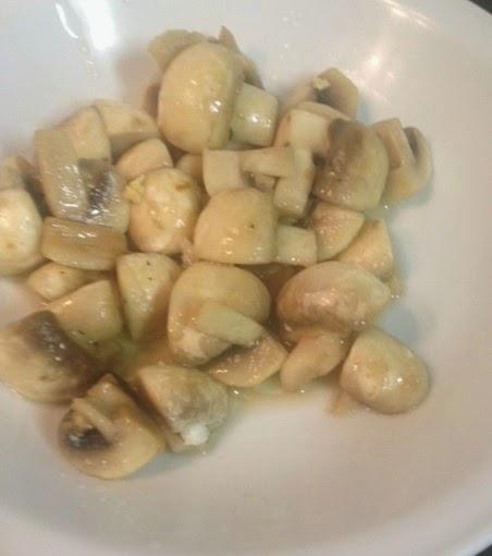 NOODLES DE HUEVO CON ESPARRAGOS, SETAS, HUEVOS Y SOJA NOODLES DE HUEVO CON ESPARRAGOS, SETAS, HUEVOS Y SOJA