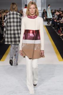 Giambattista Valli busca inspiración en los setenta Giambattista Valli busca inspiración en los setenta