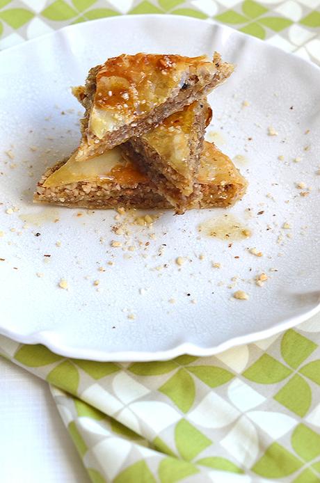 Baklava con almendras, nueces y avellanas al agua de azahar