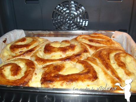 Brioche con crema pastelera Brioche con crema pastelera