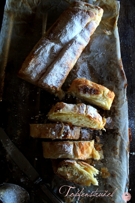 Topfenstrudel { Strudel de Requesón } Topfenstrudel { Strudel de Requesón }