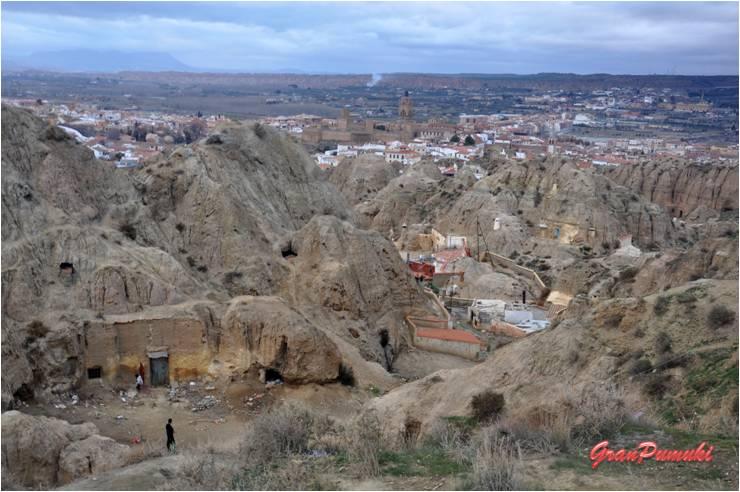 Escapada Rural a Guadix en Granada durmiendo en una Casa-Cueva