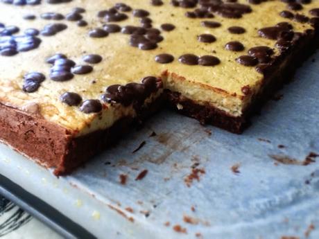 BROWNIE CON CREMA DE PLÁTANO BROWNIE CON CREMA DE PLÁTANO