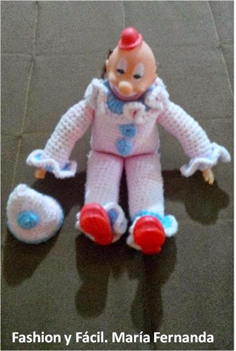 Un payaso tejido a ganchillo. Amigurumi DIY (A crocheted clown) Un payaso tejido a ganchillo. Amigurumi DIY (A crocheted clown)